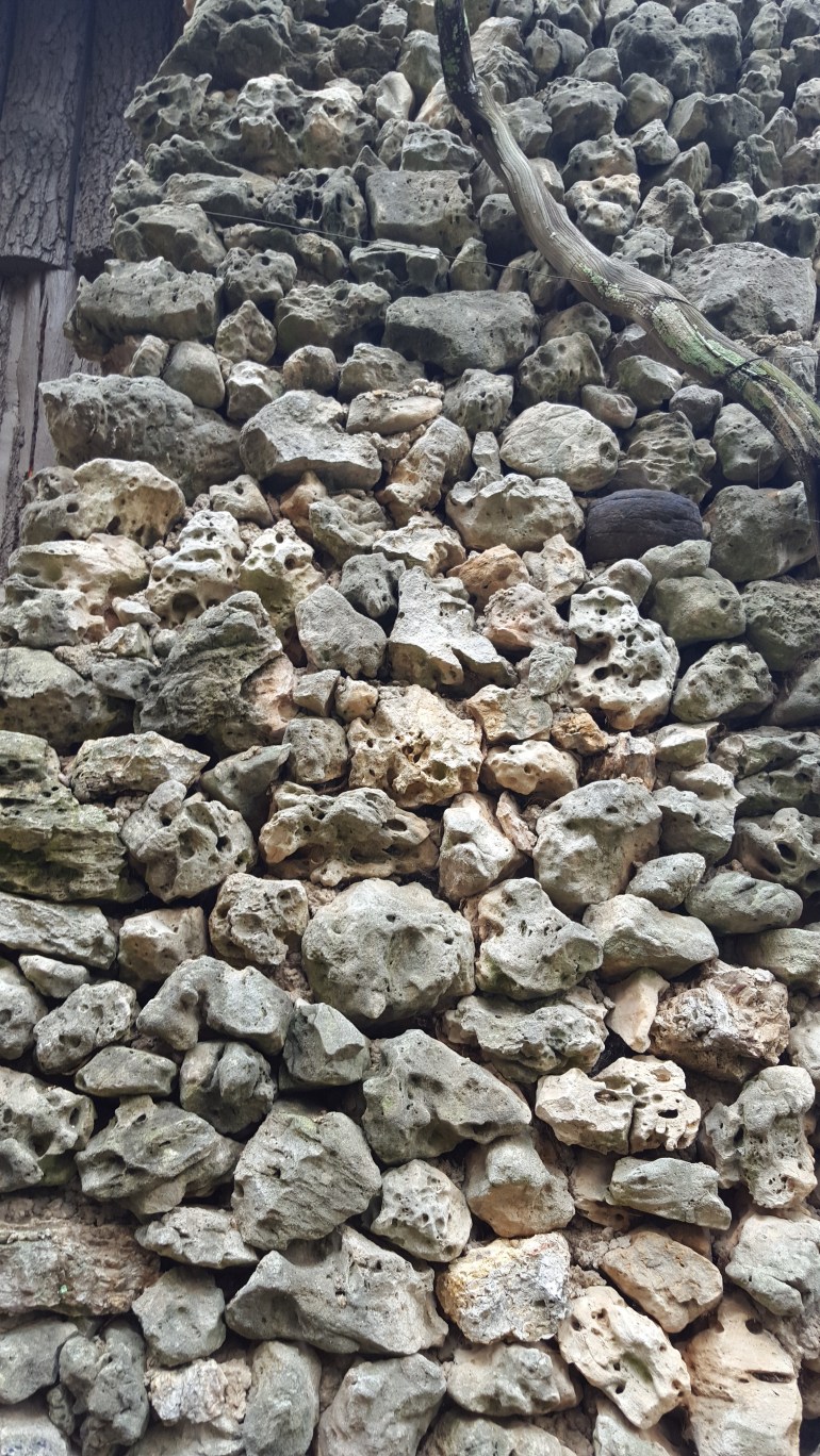 27-cco2  cobblestone retaining wall.jpg